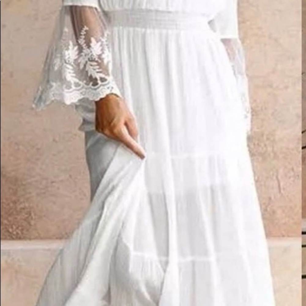 Romantic off-the-shoulder maxi dress - Picture 4 of 8